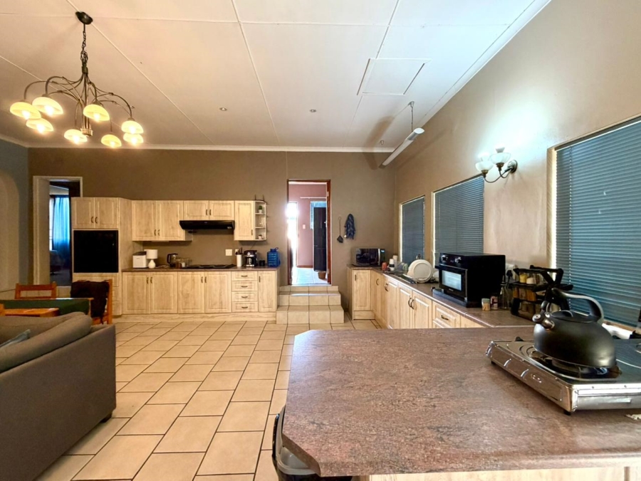 7 Bedroom Property for Sale in Oudtshoorn South Western Cape